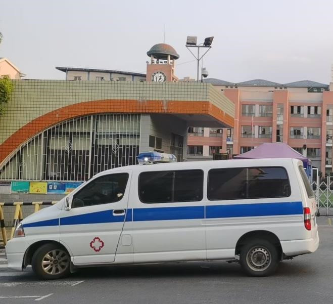 屏南救护车出租护送骨折病人一公里多少钱